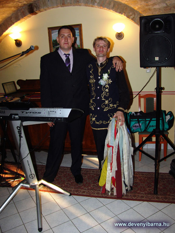 Gymrő-Molnr Bla nagyvőfllyel